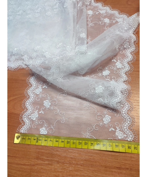 Delikatna koronka tiulowa haftowana w drobne kwiatuszki -  szerokość 21cm